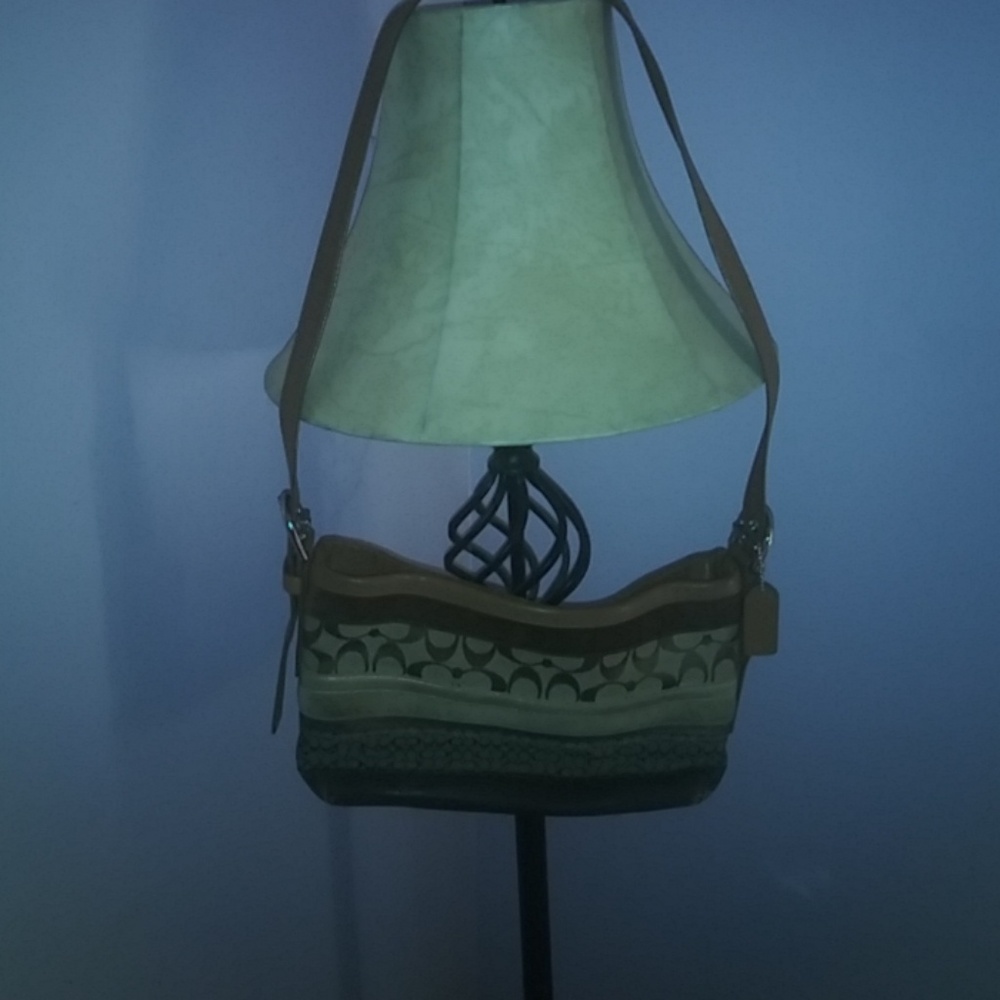 older shoulder bag